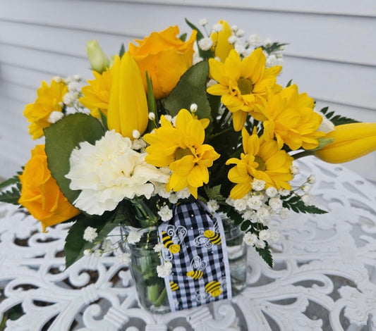 Bee nice to Mom Bouquet